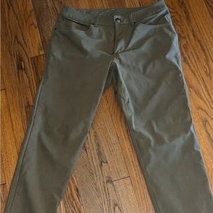 Lululemon Men’s ABC Classic-Fit Pant 30”
